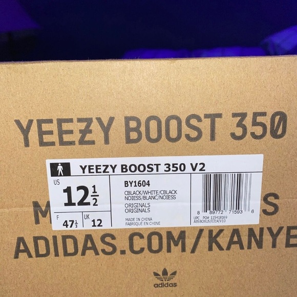 Yeezy Boost 350 V2 Core Black White (Oreo) - Picture 5 of 5